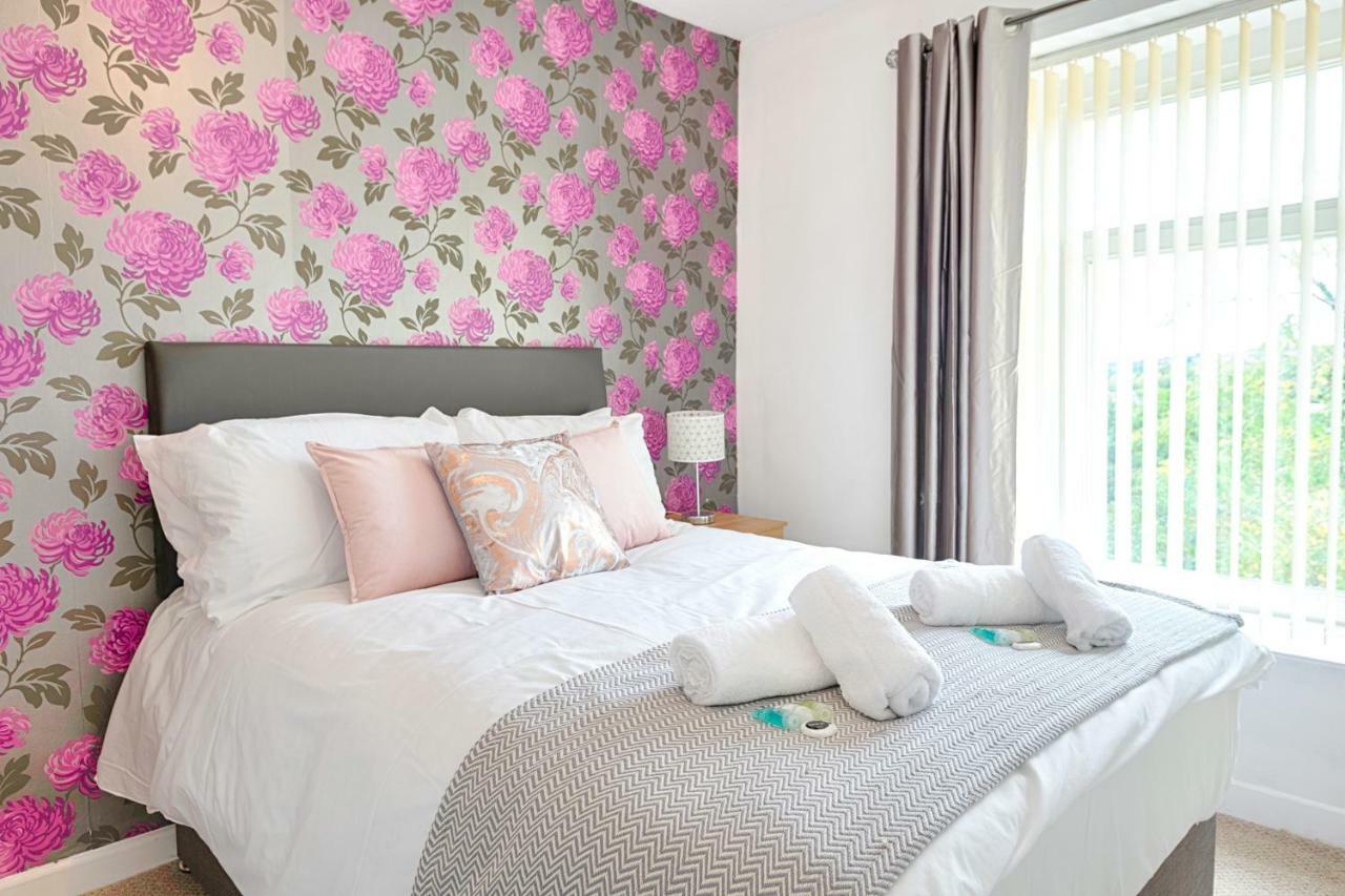 Free Parking, Spacious Living Room, Garden Суонси Экстерьер фото